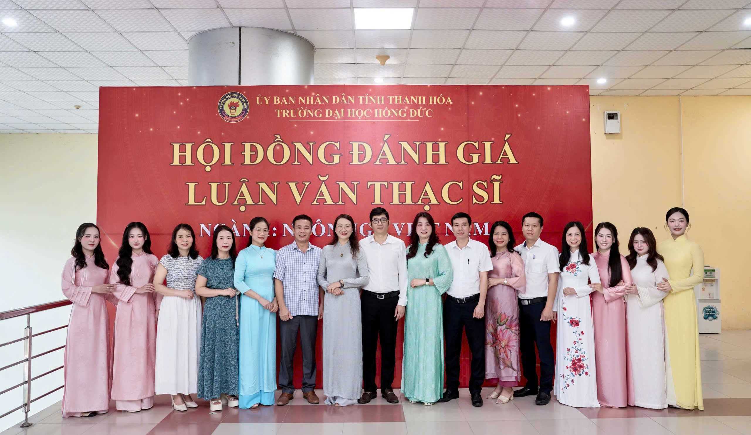 Học viên cao học ngành Ngôn ngữ Việt Nam bảo vệ thành công Luận văn thạc sĩ